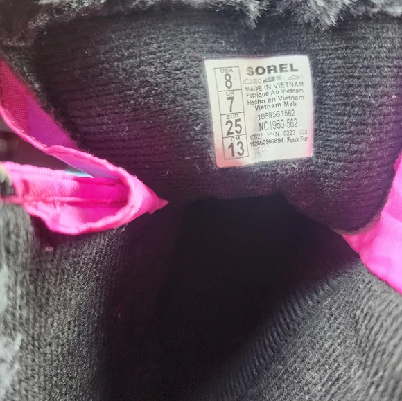 Sorel Kids' Fuchsia and Black Winter Snow Boots Size 8 - Picture 4 of 4